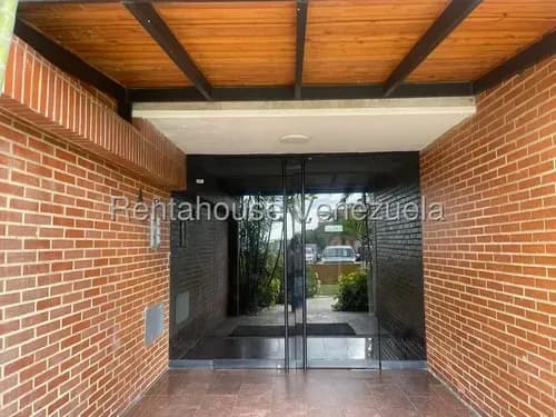 Hermoso Apartamento En Venta Colinas De La Tahona #26-19260 Vi