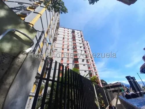 Er 26-7650 Apartamento En Venta Urb. El Valle, Caracas Yf