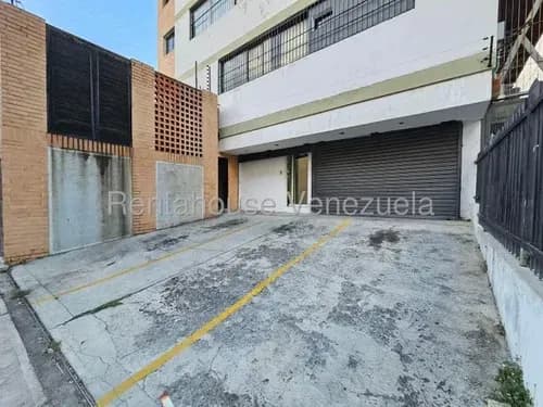 Local En Alquiler En La Urbina (125m2). Ubicación Estratégica, Ideal Para Venta De Repuestos, Distribución De Mercancía O Showroom. Mfl 2615906