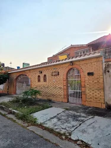 Casa En Venta En Trigal Sur Calle Privada Ls