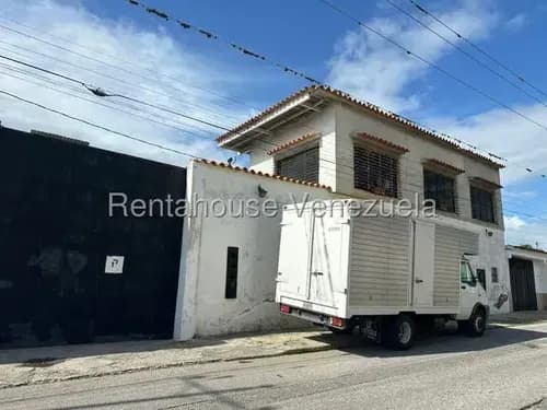 Maritza Lucena Alquila Galpón En Centro De Cabudare