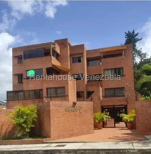 Apartamento Caracas Urbanización Miranda Calle Cerrada Vigilancia 24/7 / 26-4505 Csa