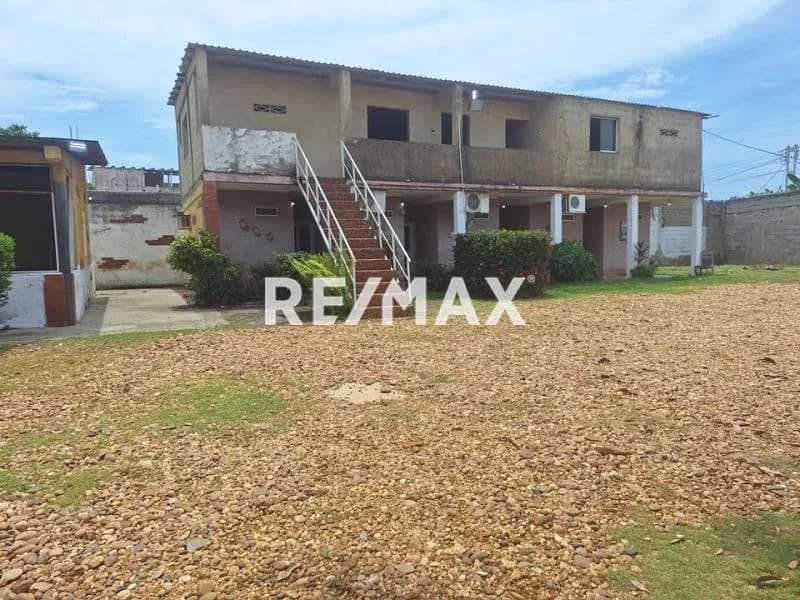 EN VENTA TERRENO DE 1392 METROS CUADRADOS DETRÁS DE LA AV. HUGO CHÁVEZ, TUCACAS.