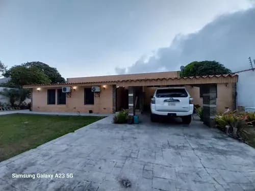 Casa Ubicada En Urb La Entrada Calle Cerrada Valencia, Naguanagua, Estado Carabobo