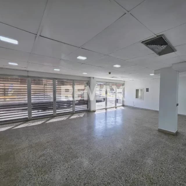 LOCAL COMERCIAL EN ALQUILER PLANTA BAJA Y MEZZANINA