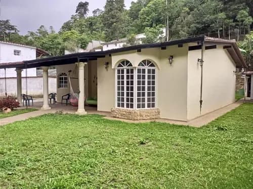 Venta Casa 250 M2 T: 1000 3h 2b 5p San Antonio De Los Altos Cortiz