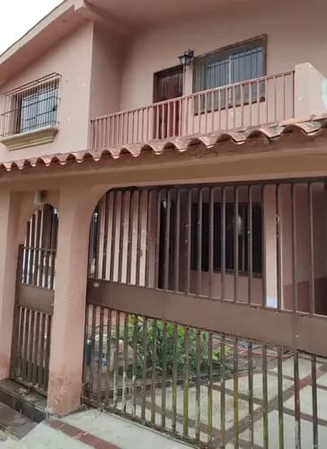 Venta De Casa En La Hermosa Zona De San José Los Altos De 2 Niveles Y Anexo Independiente. N.h