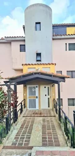Hermoso Townhouse Duplex En Lomas De Monteclaro