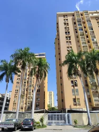 Venta Amplio Y Bello Apartamento Piso Bajo Ubicado En La Urb La Floresta. 013jsc