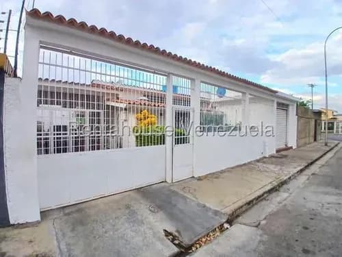 Oportunidad De Inversión Amplia Casa Quinta De 300 Mts2 Con Local Comercial, Tanque Subterráneo, Urb La Haciendita - Cagua 26-17590 Hc