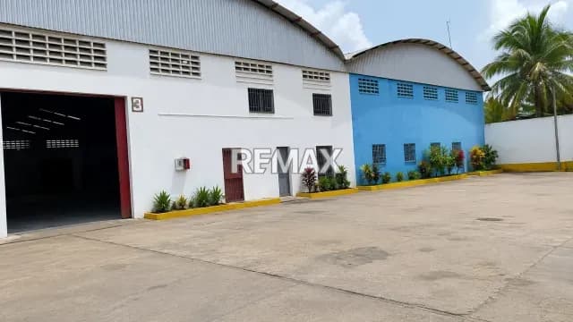 EN VENTA GALPON INDUSTRIAL 1.180 MT2 ZONA INDUSTRIAL LOS MONTONES BARCELONA