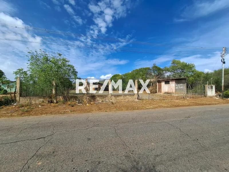 EN VENTA POTENCIAL TERRENO DE MAS DE 4 HECTAREAS, VIA A ALTAGRACIA, ISLA DE MARGARITA.