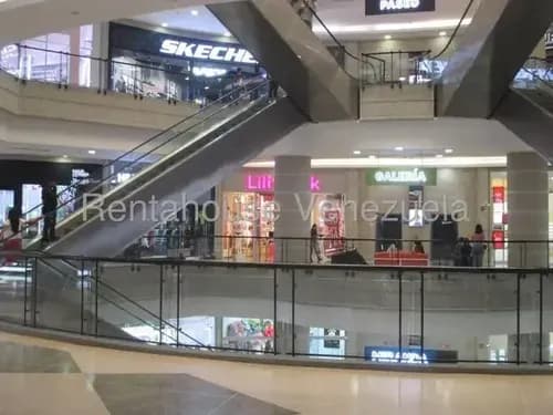 En Venta Fondo De Comercio, Espectacular Tienda En La Candelaria. 25-15027