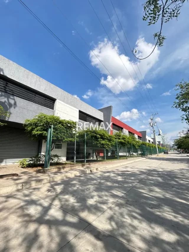 Venta Local 17 Parque Ind del Centro