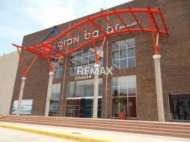 LOCAL EN VENTA EN EL CENTRO COMERCIAL GRAN BAZAR