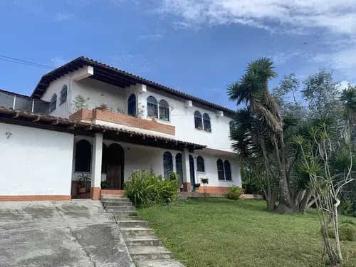 Venta De Casa En Los Teques. Urbanización Club Hipico