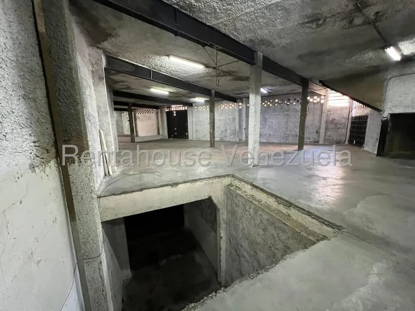 Comercial (Galpon - Deposito) en Alquiler en Altamira, Distrito Metropolitano