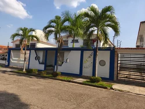 Josefina Toledo Vende Bella Casa En La Viña, Valencia, 648m2, Planta 100%, Calle Cerrada Con Vigilancia, 319170