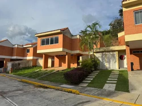 Se Vende Casa 405.37mt2 En Lomas Del Country. 312833 Az