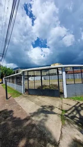 Alquiler De Terreno Comercial 1.066 M2 - Barrio Libertador
