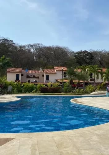 Disponible En Alquiler O Venta: Hermoso Townhouse Totalmente Amoblado Con Impresionante Reserva Hídrica Privada Y Pozo Conjunto Residencial Altos De Monte Alegre, Tazajal