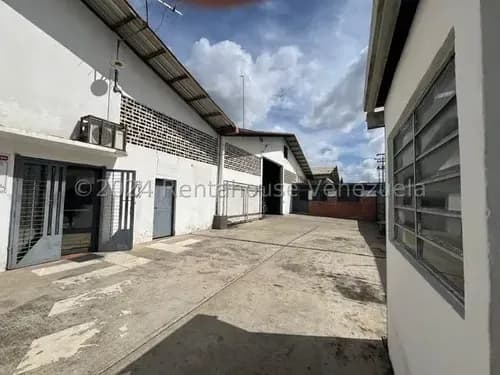 Galpón Industrial En Venta Antes Fabrica De Cocina, Posee Hornos De Pintura Y Esmalte Entre Otros Ubicado En Zona Industrial De Valencia
