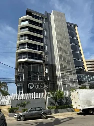 Oficina En El Centro Empresarial Oleus Lecheria