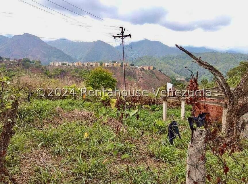 Terreno (Comercial) en Venta en Parque Caiza, Distrito Metropolitano