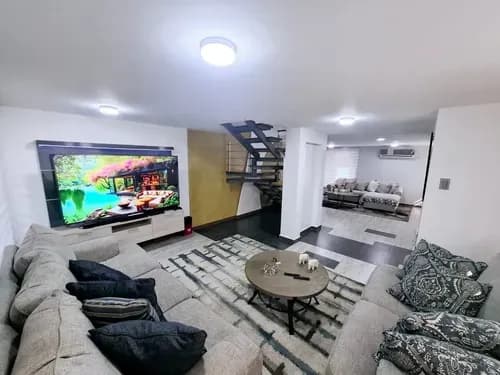 Yia Amplio Y Moderno Townhouse En San Diego, Clientes