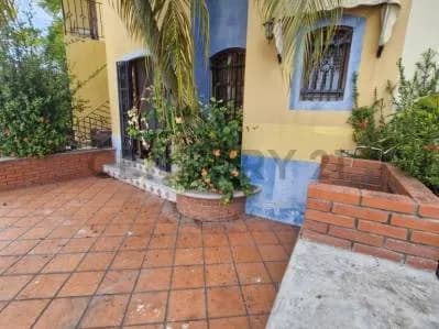 VILLA EN PUEBLO VIEJO
