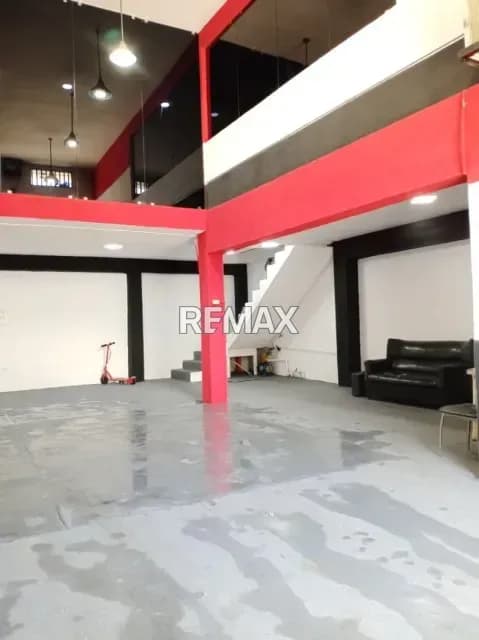 En venta Local de uso Residencial y Comercial