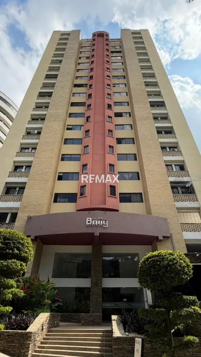 Se vende apartamento en Bally Suites el Parral