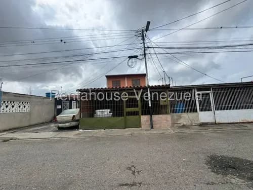Julio Martínez Vende Hermosa Casa De Dos Plantas En Don David, Al Norte De Barquisimeto, Cómodas Habitaciones, Amplios Baños, Vigilancia 24/7.