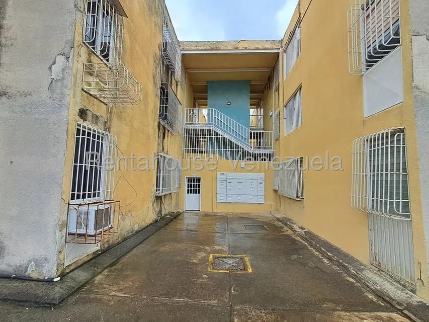 Apartamento (1 Nivel) en Alquiler en La Mora, Lara