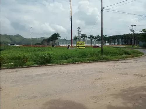 Terreno Frente A La Autopista Tocuyito Valencia Los Caobos.