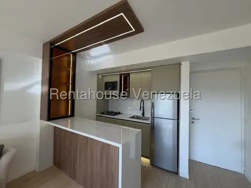 Tg Apartamento En Venta En El Rosal, Totalmente Remodelado Y Amoblado, Edificio Con Piscina 26-19701