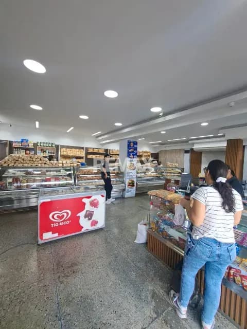 SE VENDE FONDO DE COMERCIO PANADERIA Y PASTELERIA