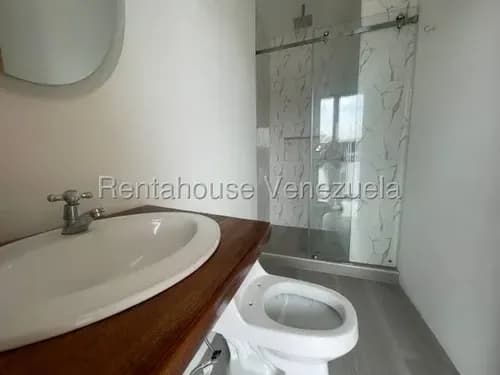 Julio Martínez Alquila Hermoso Local Comercial Al Este De Barquisimeto, Con Excelentes Puntos Estratégicos, Ideal Para Comenzar Tu Negocio.