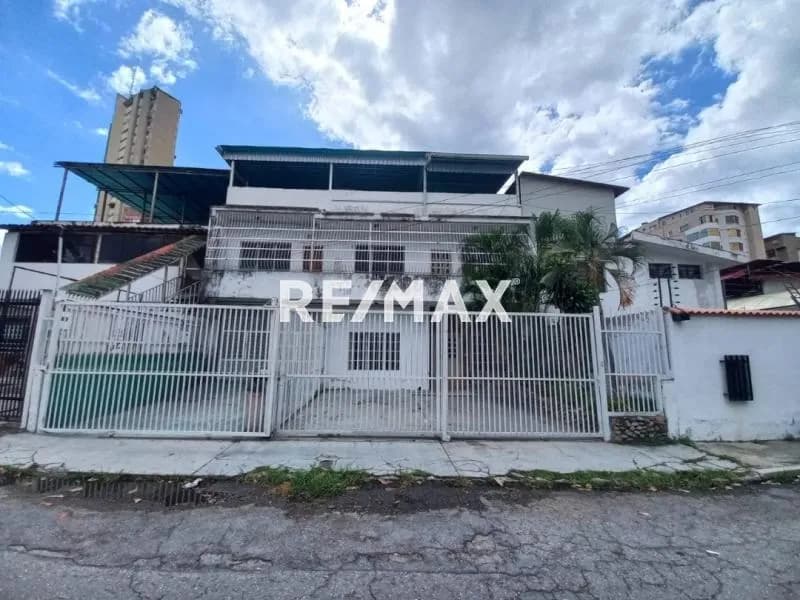 CASA URBANIZACION LA SOLEDAD AV. LAS DELICIAS MARACAY EDO. ARAGUA