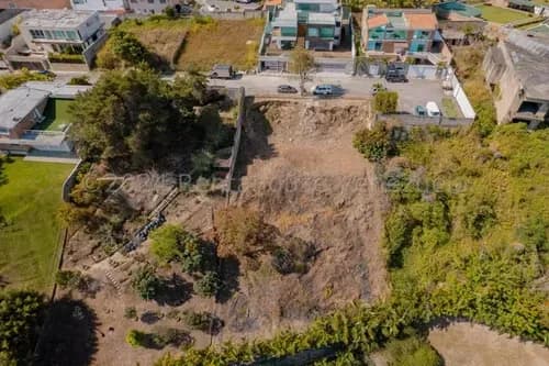 Amplia Parcela De Terreno Residencial En Venta De Zonificación Residencial Unifamiliar Con Vista A El Avila En Alto Hatillo Mls #25-14841