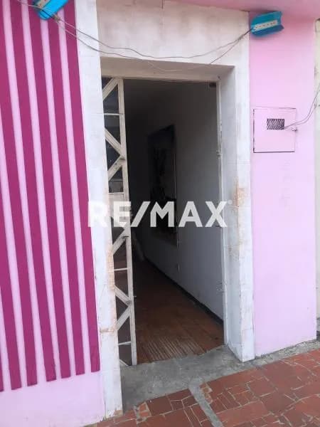 Oficina en alquiler Carrera 19 con Calles 10 y 11 Zona Este - Barquisimeto