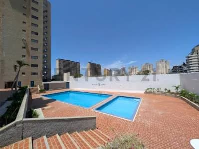 LINDO Y MODERNO APARTAMENTO CON VISTA AL MAR EN PORLAMAR
