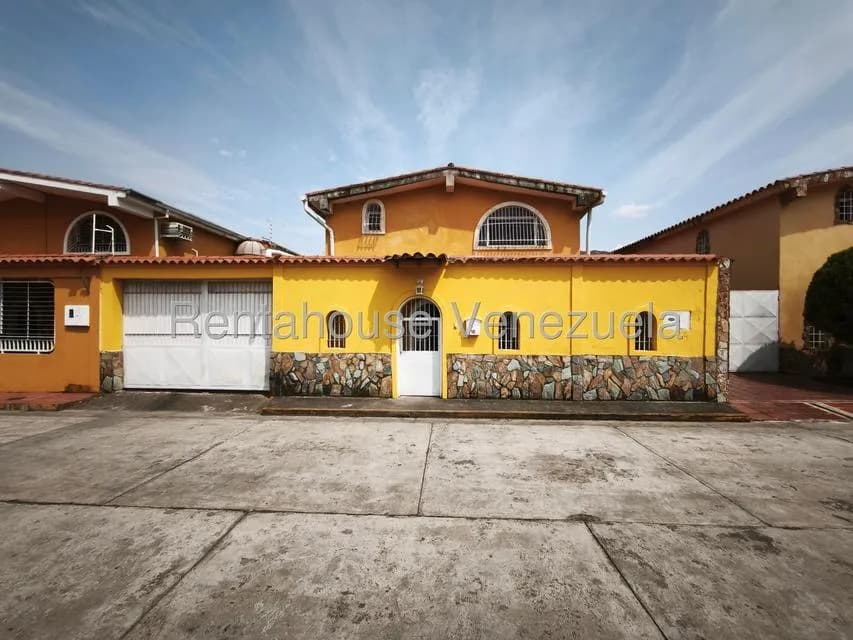 Casa (Duplex) en Venta en Valles de Guaracarima, Aragua