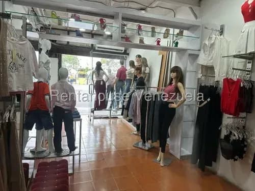 Daniela Linarez Vende Local Comercial De 166m2 Con Depósito Para Desarrollar Cualquier Actividad Comercial, Ubicado En Zona Muy Transitada Del Centro De Barquisimeto