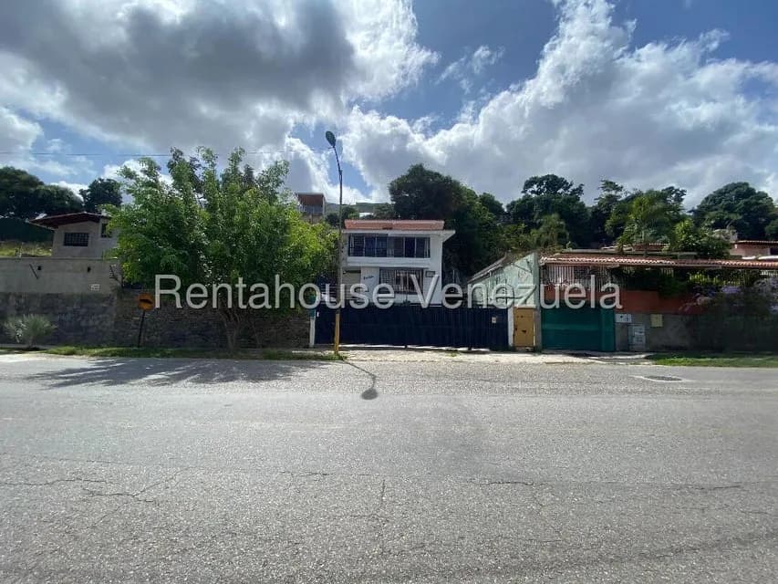 Casa (1 Nivel) en Venta en Prados del Este, Distrito Metropolitano