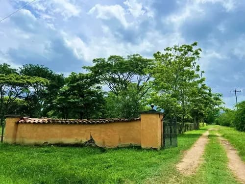 Lote De Hectáreas En Aguirre Con Accesos Independientes. Rg