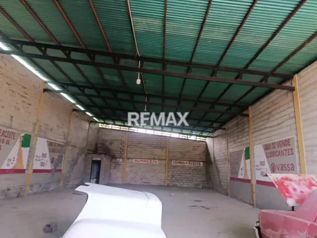 Se vende galpón de 289m2 calle principal del sector campo alegre via la pica.