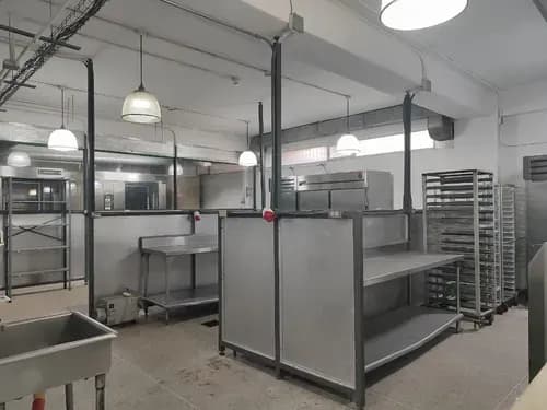 Centro De Producción En Venta En La Urbina, Ideal Para Panadería/pastelería. Área De Cocina Caliente Con Potencial De Expansión Y Adaptación Según Necesidades. Mercedes Legorburu. Mls #26-13705