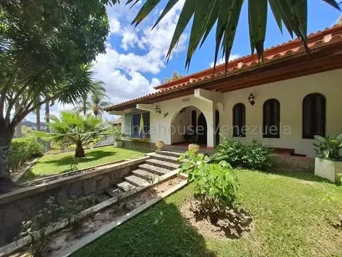 Hermosa Casa, Con Todas Las Comodidades, Area De Terreno De 1900mtrs2,