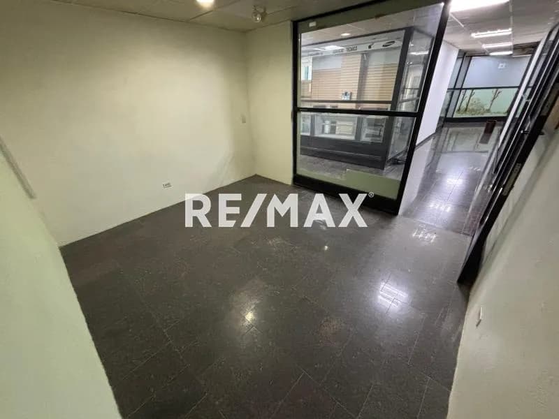 ALQUILER DE LOCAL COMERCIAL C.C. MACARACUAY PLAZA (C3 11D)